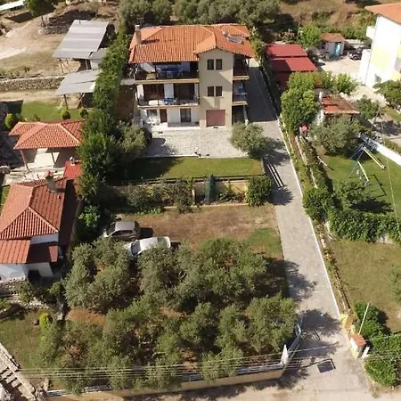 Sakis Aparthotel *