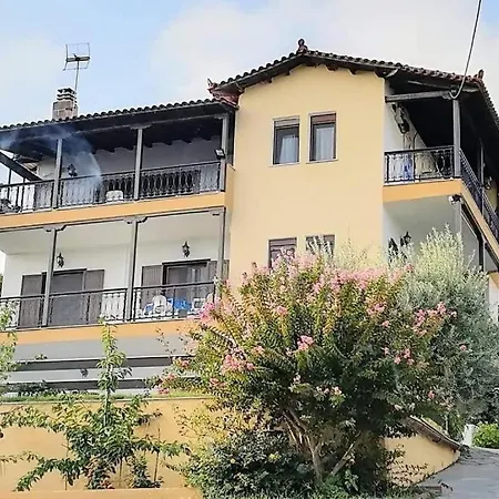 Sakis Aparthotel *