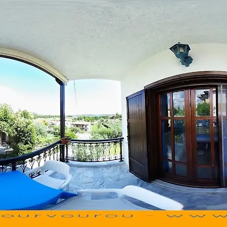 Aparthotel Sakis Vourvourou