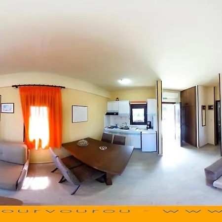 Sakis Aparthotel *