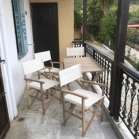 Sakis Aparthotel *