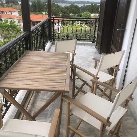 Sakis Aparthotel Vourvourou